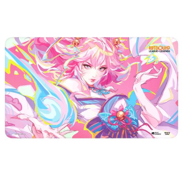 "Ahri, Inquisitive" Playmat